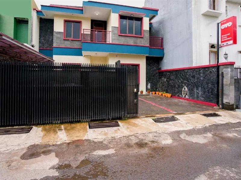 Oyo 3029 Diamond Cisitu Residence Syariah باندونج المظهر الخارجي الصورة