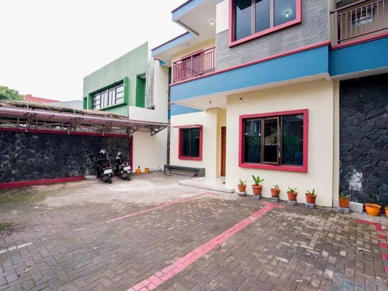 Oyo 3029 Diamond Cisitu Residence Syariah باندونج المظهر الخارجي الصورة