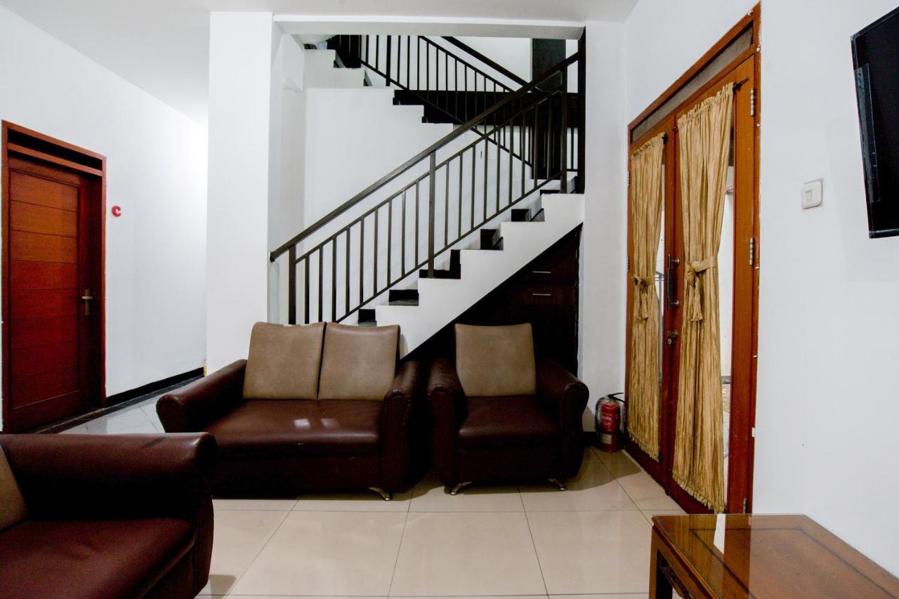 Oyo 3029 Diamond Cisitu Residence Syariah باندونج المظهر الخارجي الصورة